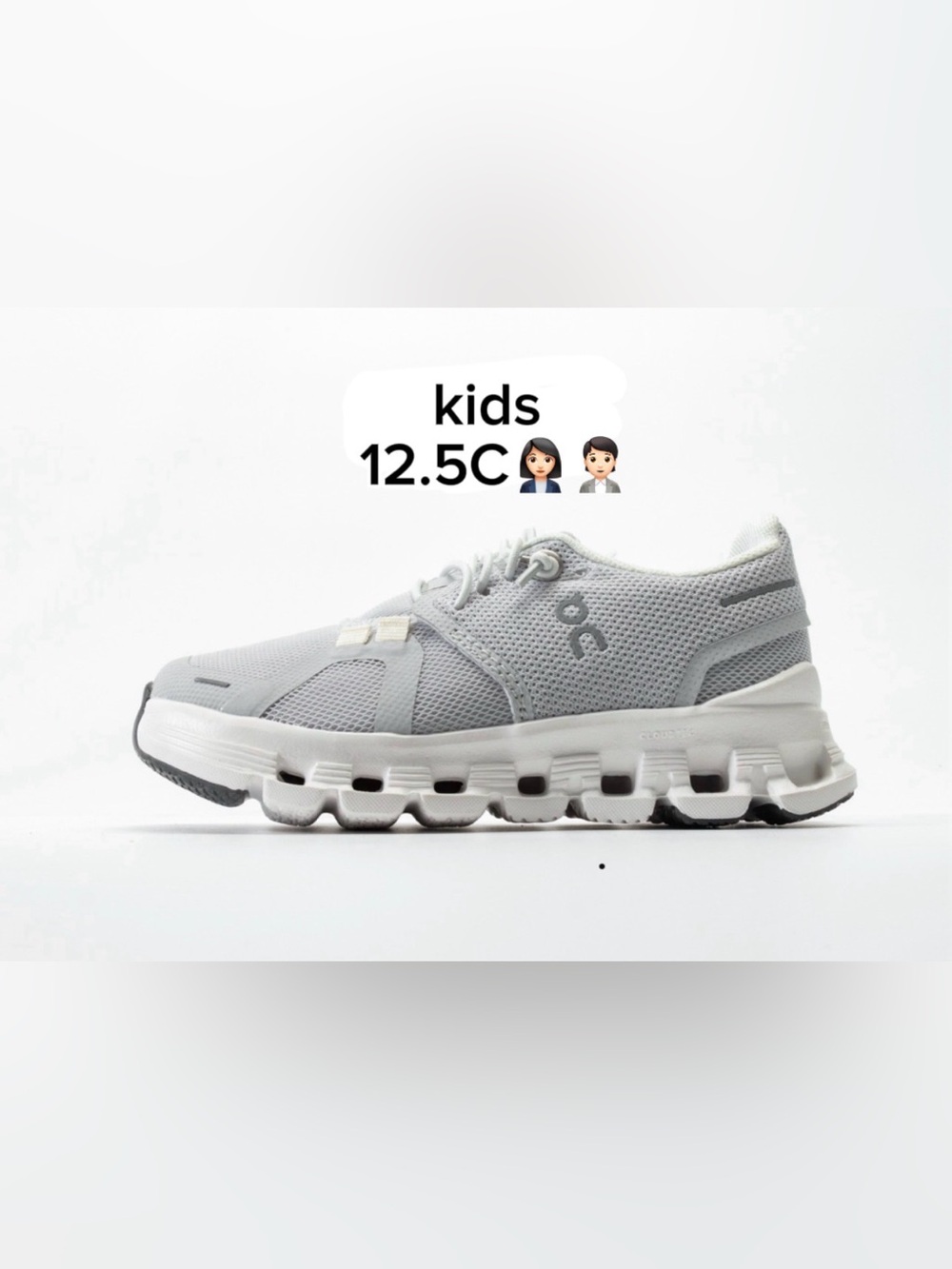 On Running Kids Cloud Mesh Sneaker in Light Gray& White (SIZE 12.5C)